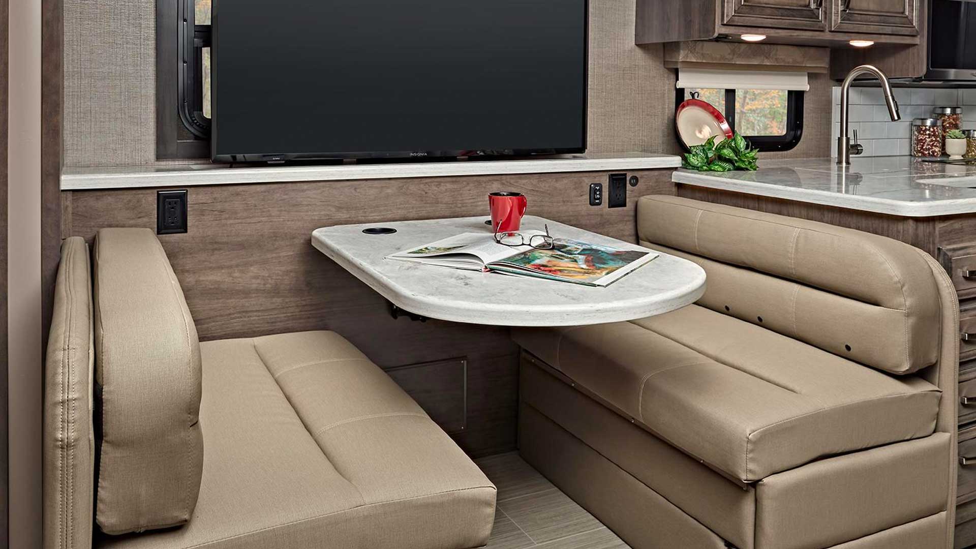 Precept Dinette