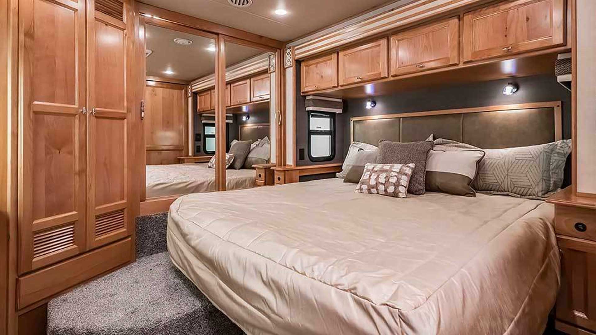 Allegro RED 340 Bedroom