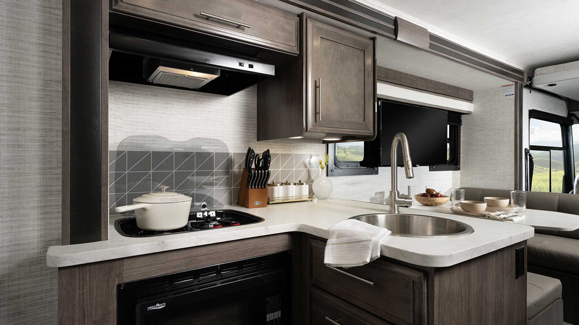 Alante SE Galley