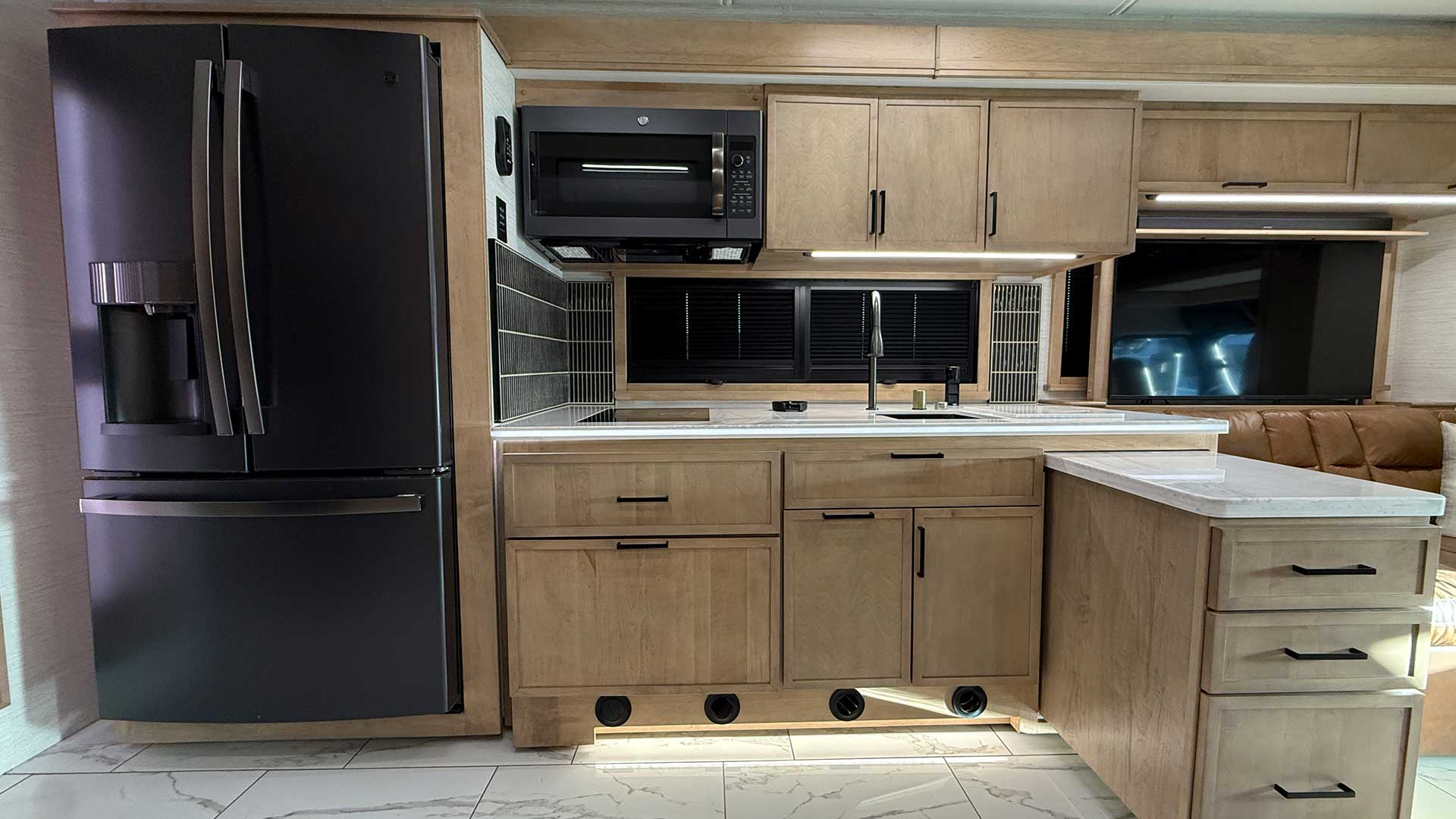 model gallery images 2026 grand sport galley