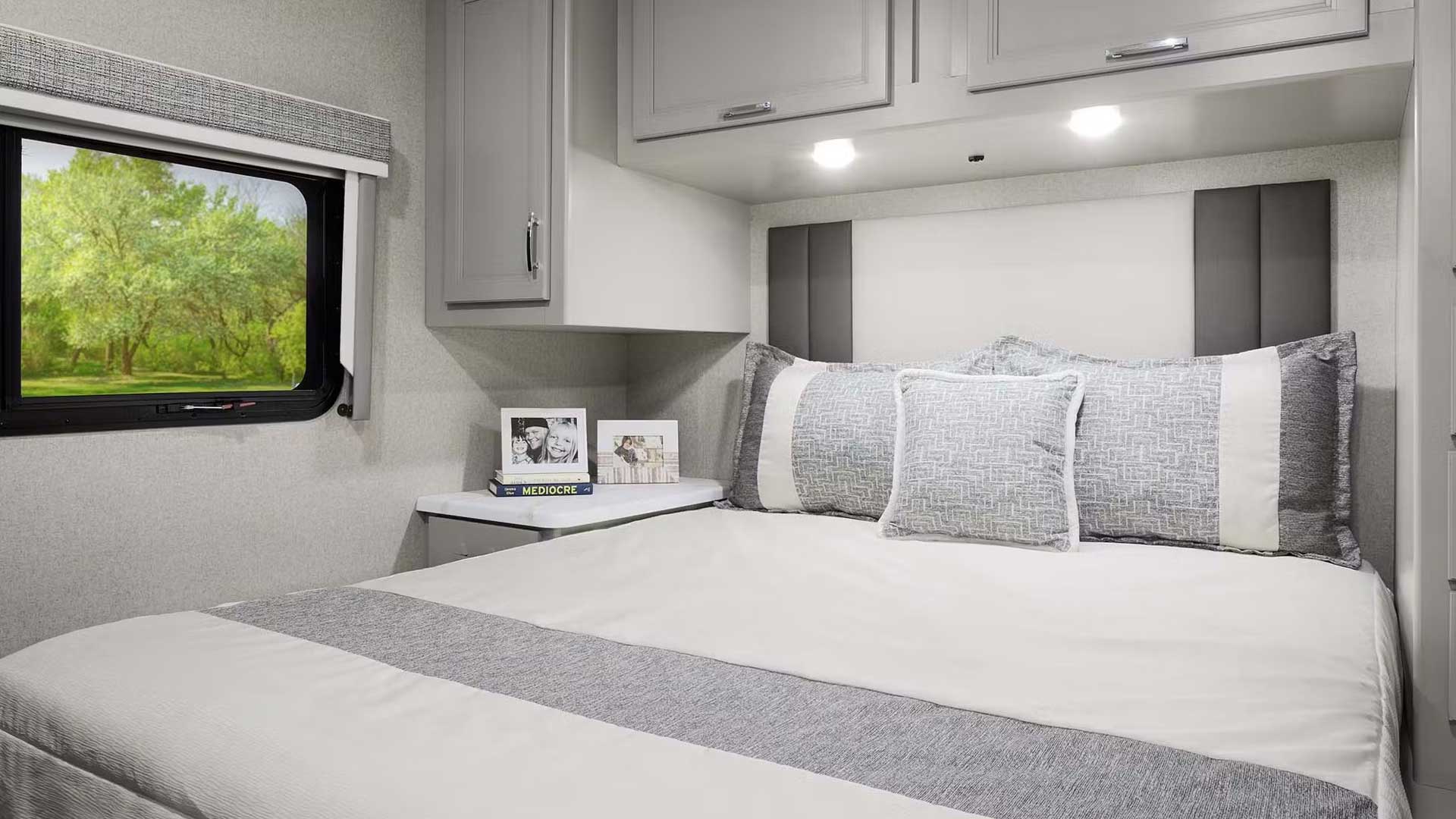 Magnitude Grand Bed