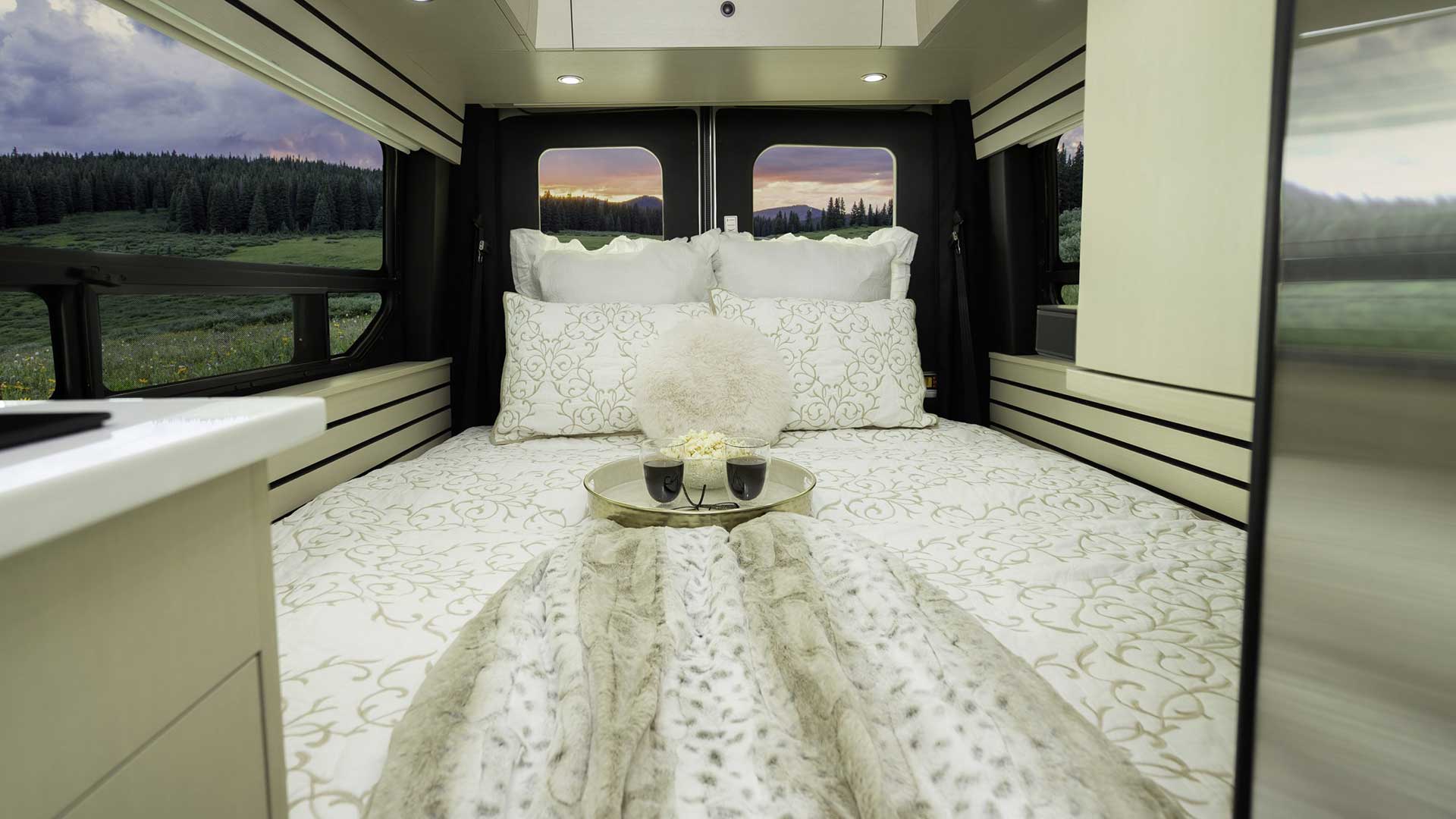 Ontour Bed