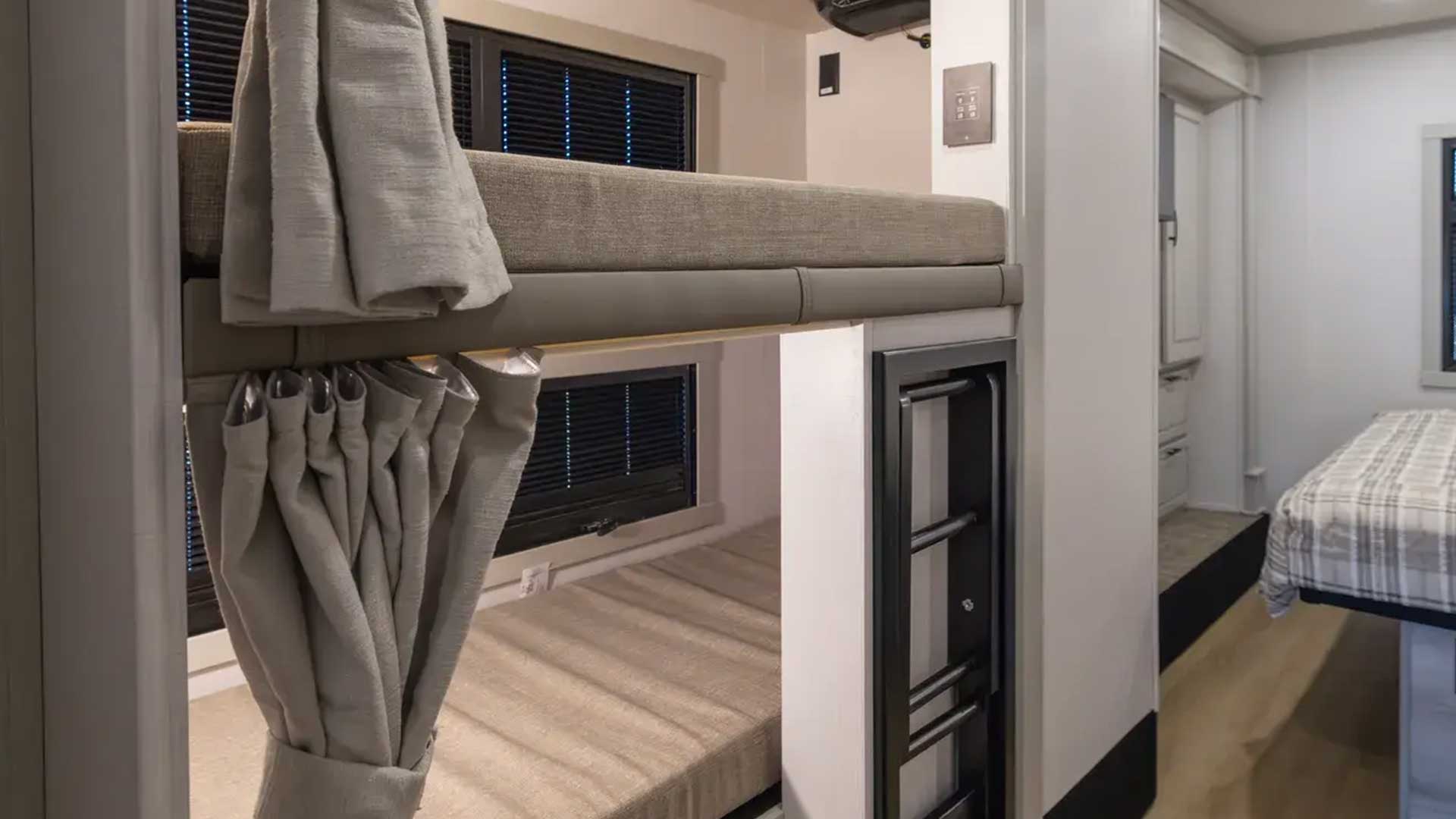 model gallery images 2027 dx3 bunks