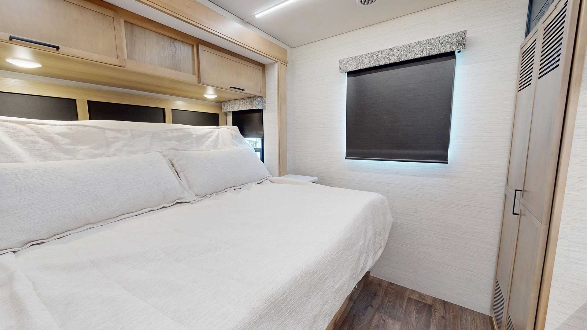 model gallery images 2027 europa s bed
