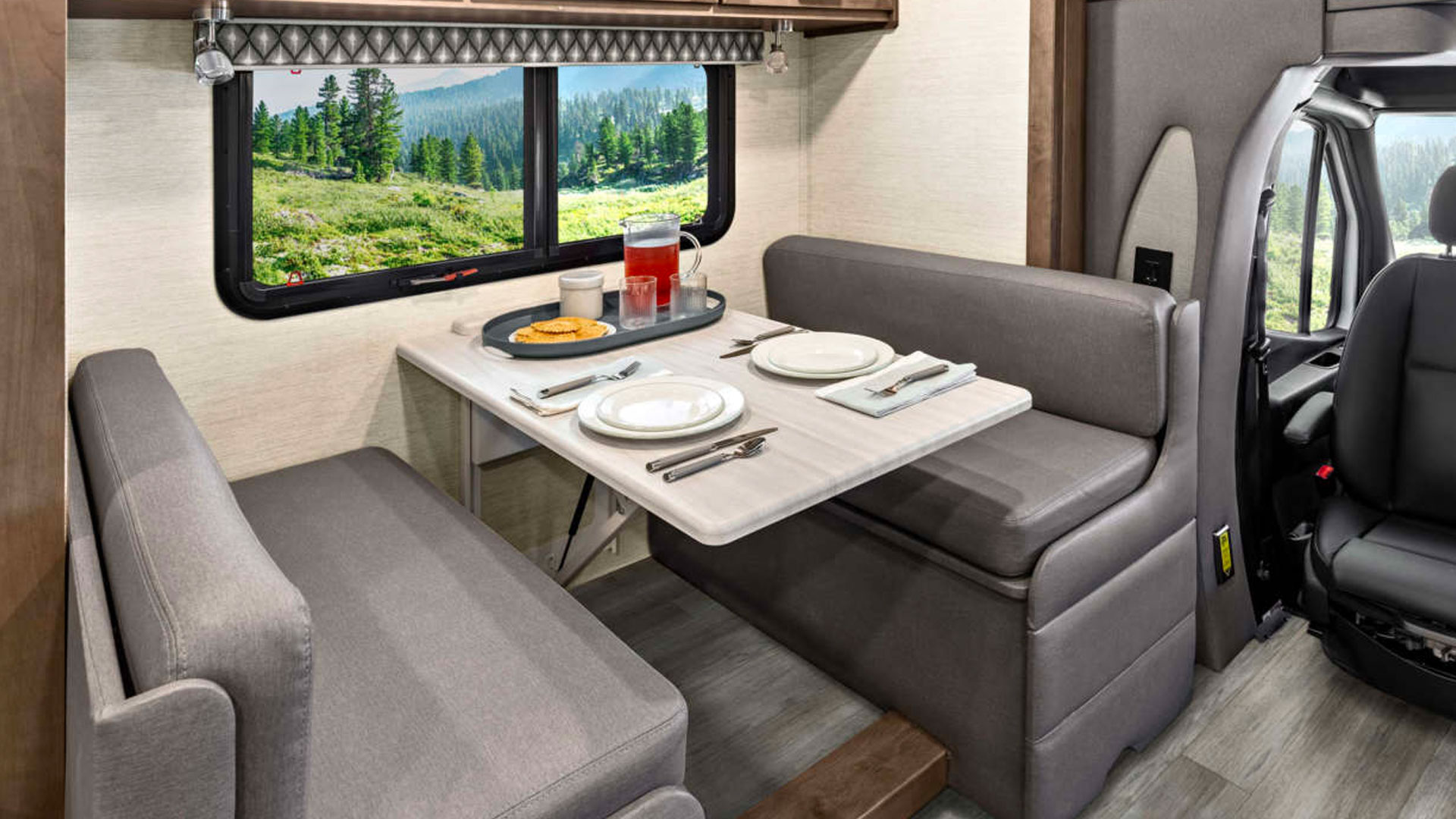 Wayfarer Dinette