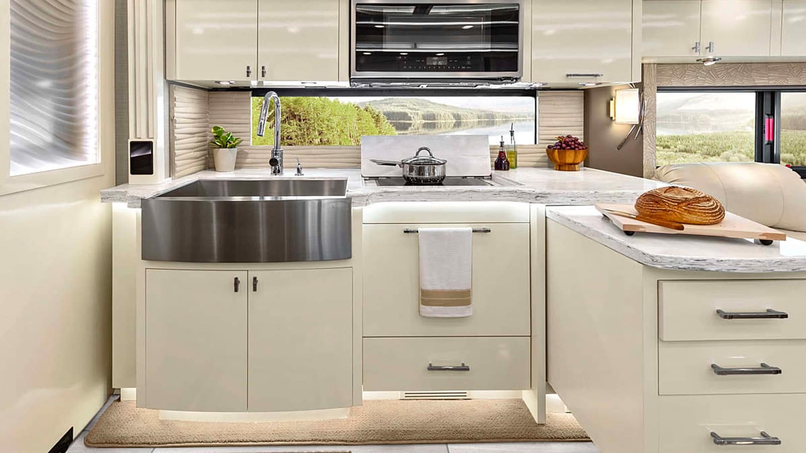 2021 Tiffin Zephyr North Trail RV Center