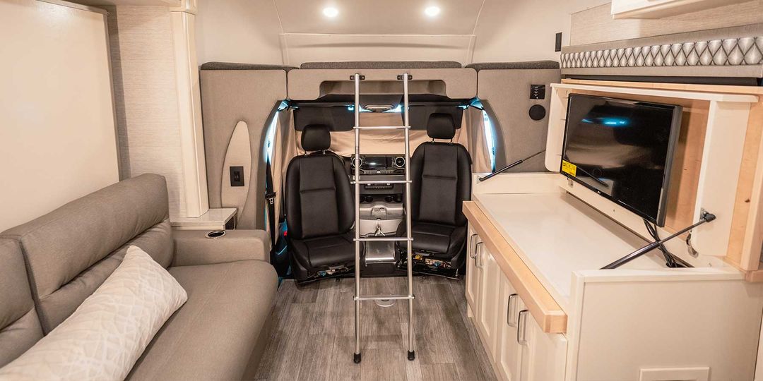 2023 Tiffin Wayfarer | North Trail RV Center
