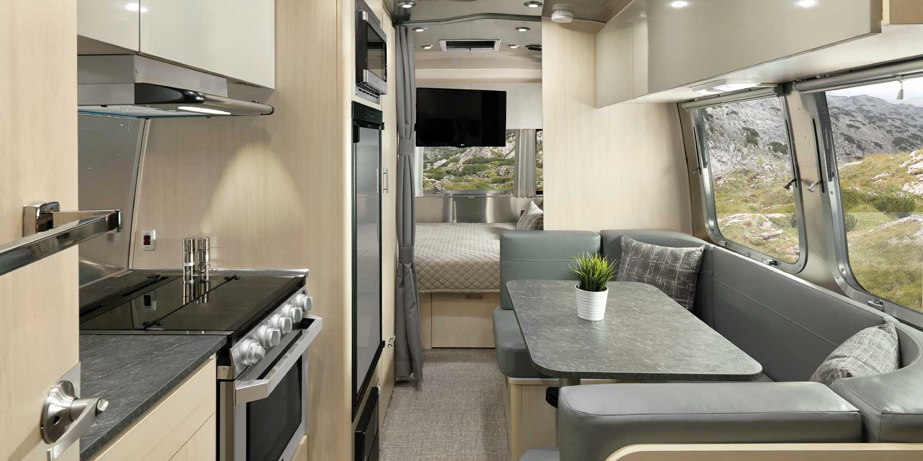 2021 Airstream Flying Cloud Interior